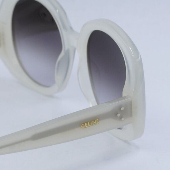 🕶️ New Celine CL40242I 25K Sunglasses -Matte Pearl Frame, Grey Lenses - Picture 4 of 10